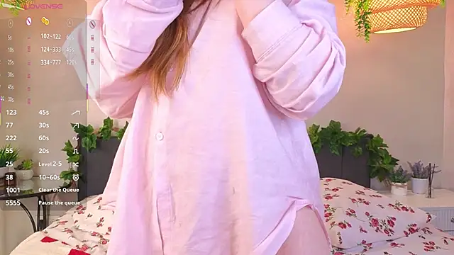 ConstanceHelms online show from 11/16/25, 05:12