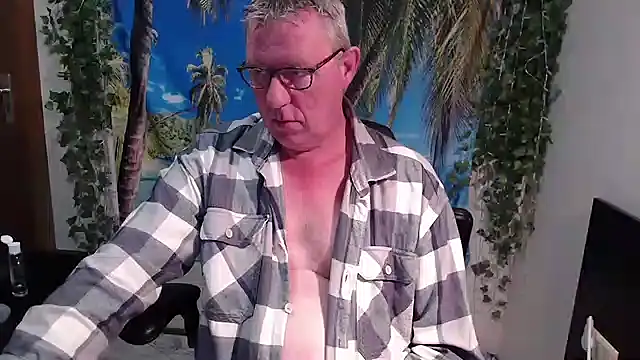 JamesBauer online show from 12/20/25, 04:37