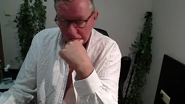 JamesBauer online show from 09/27/25, 03:45