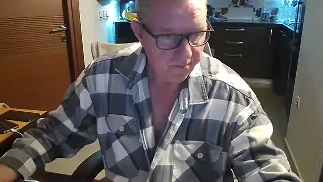 JamesBauer online show from 02/17/26, 04:32