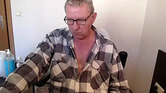 JamesBauer online show from 10/19/25, 08:28