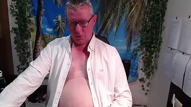 JamesBauer online show from 12/22/25, 04:34