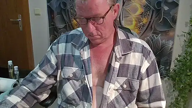 JamesBauer online show from 11/09/25, 04:38