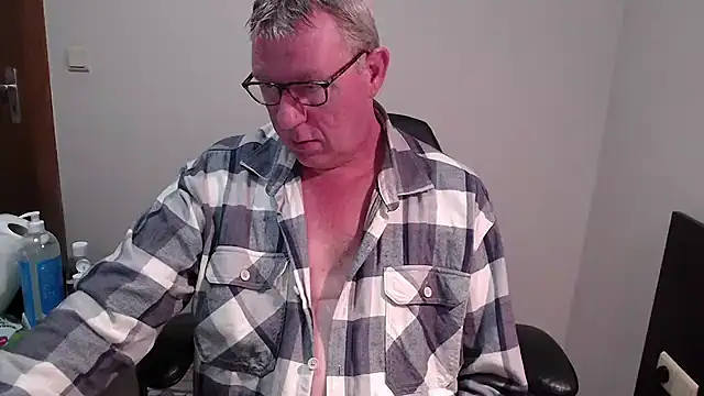 JamesBauer online show from 10/22/25, 04:01