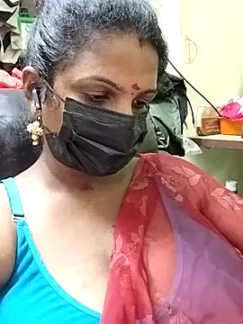 Snapshot of poojaa-rani chatting on 10/30/25, 05:21 poojaa-rani online show from 10/30/25, 05:21