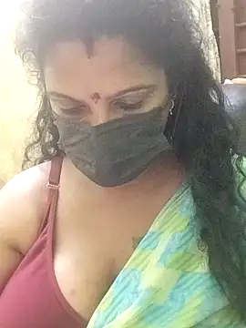 Snapshot of poojaa-rani chatting on 04/02/26, 06:14 poojaa-rani online show from 04/02/26, 06:14
