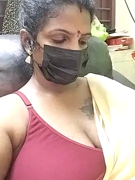 poojaa-rani online show from 11/20/25, 05:02