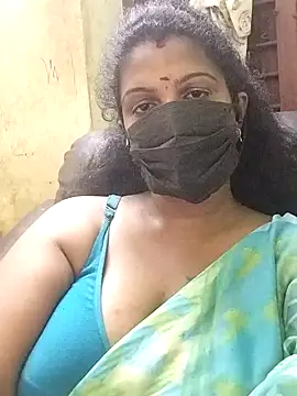 Snapshot of poojaa-rani chatting on 04/04/26, 04:35 poojaa-rani online show from 04/04/26, 04:35