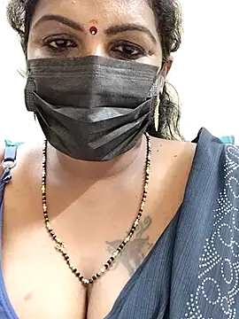 Snapshot of poojaa-rani chatting on 03/17/25, 07:48 poojaa-rani online show from 03/17/25, 07:48