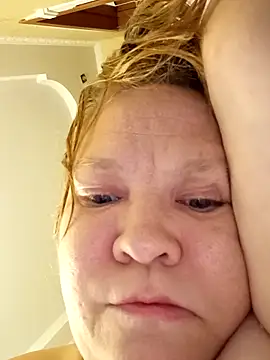 Snapshot of -LOLALEY- chatting on 10/19/25, 04:54 -LOLALEY- online show from 10/19/25, 04:54