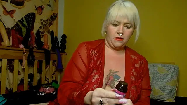 FilthyCuteOlivia online show from 12/17/25, 09:20