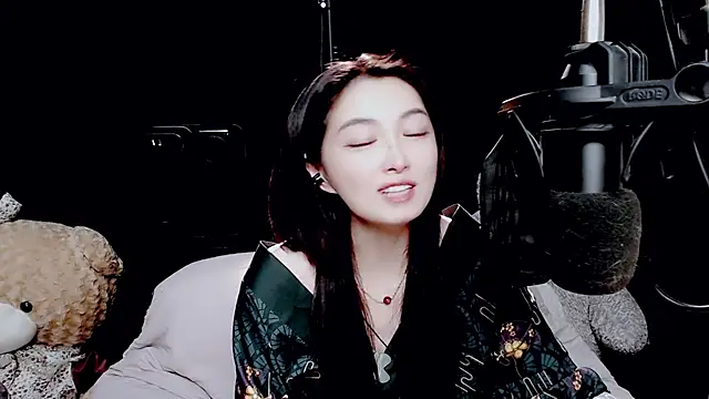 Snapshot of 9ban chatting on 09/17/25, 12:40 9ban online show from 09/17/25, 12:40