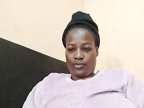 Snapshot of sexylira chatting on 06/29/26, 01:44 sexylira online show from 06/29/26, 01:44