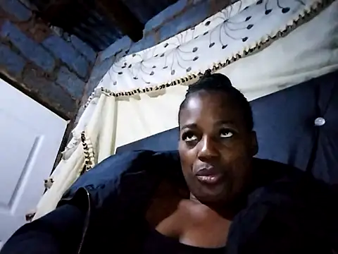 sexylira online show from 04/12/26, 08:34