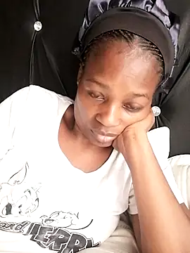 sexylira online show from 11/28/25, 12:38