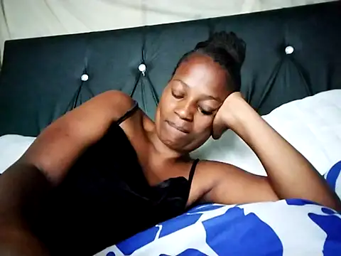 sexylira online show from 04/08/26, 01:45