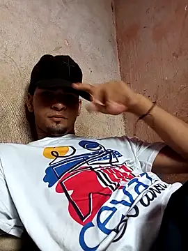 Snapshot of 317894 chatting on 11/06/25, 02:21 317894 online show from 11/06/25, 02:21