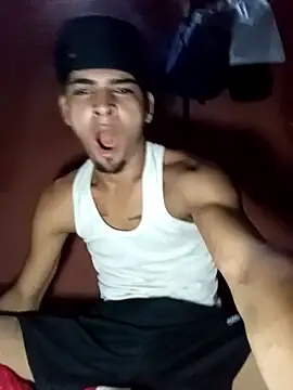 Snapshot of 317894 chatting on 11/11/25, 03:18 317894 online show from 11/11/25, 03:18