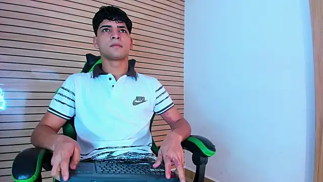 317894 online show from 04/13/26, 03:38