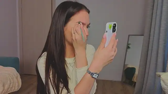 EmiliaDroll online show from 12/18/25, 06:07