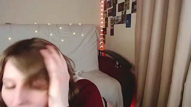 c0ralynx online show from 10/21/25, 07:19