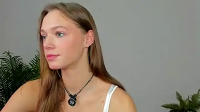 Snapshot of Sweet_Piece chatting on 11/23/25, 11:53 Sweet Piece online show from 11/23/25, 11:53