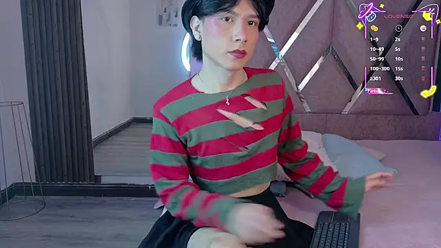 Ash Femboy online show from 10/27/25, 09:49