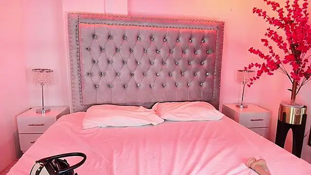 Snapshot of Lia_adamsss chatting on 11/06/25, 03:32 Lia adamsss online show from 11/06/25, 03:32