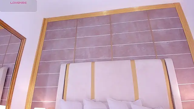 laurencarter1 online show from 04/14/26, 11:10