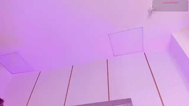 Snapshot of laurencarter1 chatting on 11/22/25, 11:14 laurencarter1 online show from 11/22/25, 11:14