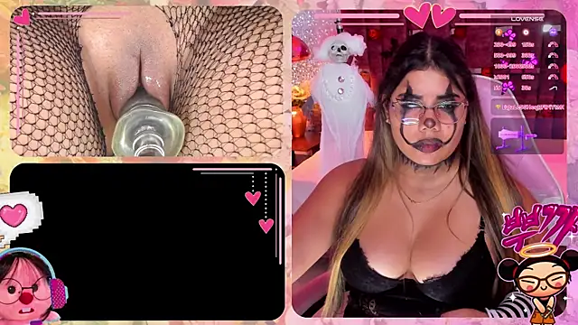 IsaCutie online show from 10/31/25, 10:16