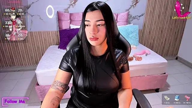 Snapshot of Nicolee19 chatting on 11/12/25, 11:03 Nicolee19 online show from 11/12/25, 11:03