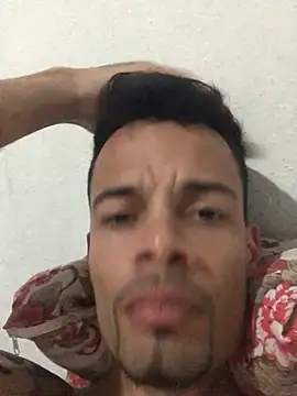 Snapshot of HenriquePhn chatting on 06/03/26, 12:44 HenriquePhn online show from 06/03/26, 12:44