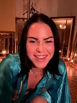 Snapshot of missninasparkle chatting on 10/15/25, 09:56 missninasparkle online show from 10/15/25, 09:56