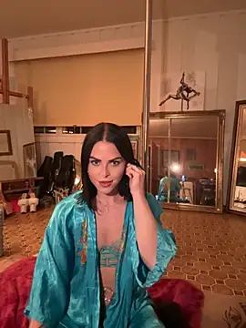 Snapshot of missninasparkle chatting on 10/11/25, 10:00 missninasparkle online show from 10/11/25, 10:00