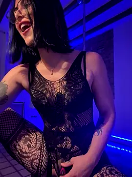 Snapshot of missninasparkle chatting on 09/15/25, 08:20 missninasparkle online show from 09/15/25, 08:20