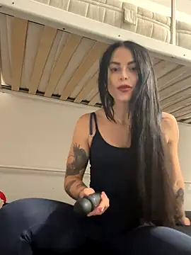 missninasparkle online show from 11/18/25, 05:44