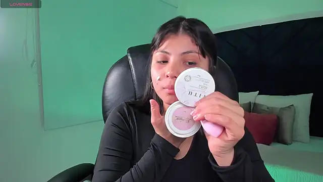 abby roux online show from 10/31/25, 03:14