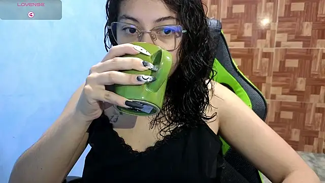 Snapshot of Mabbaldama chatting on 09/17/25, 11:56 Mabbaldama online show from 09/17/25, 11:56