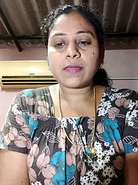 Snapshot of JENNIFERtamil chatting on 05/24/26, 07:41 JENNIFERtamil online show from 05/24/26, 07:41