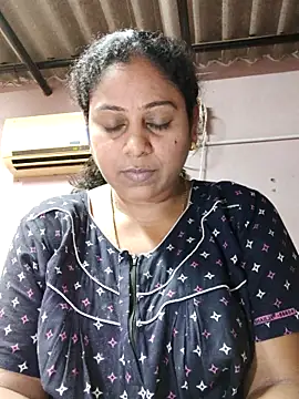 Snapshot of JENNIFERtamil chatting on 05/26/26, 07:39 JENNIFERtamil online show from 05/26/26, 07:39