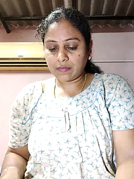 Snapshot of JENNIFERtamil chatting on 05/15/26, 07:50 JENNIFERtamil online show from 05/15/26, 07:50