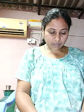 Snapshot of JENNIFERtamil chatting on 04/23/26, 07:48 JENNIFERtamil online show from 04/23/26, 07:48