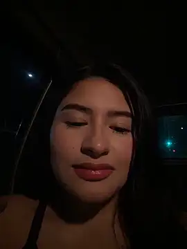 andrea gomes  online show from 03/31/26, 07:54