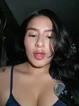 andrea gomes  online show from 04/28/26, 05:23