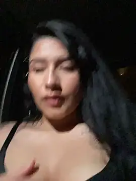 andrea gomes  online show from 10/24/25, 09:08