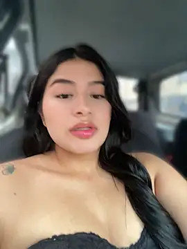 andrea gomes  online show from 04/17/26, 08:44