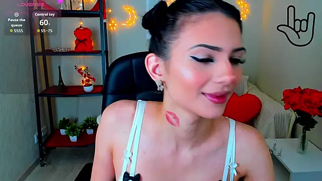 Snapshot of Kitti__ chatting on 07/01/26, 03:18 Kitti online show from 07/01/26, 03:18