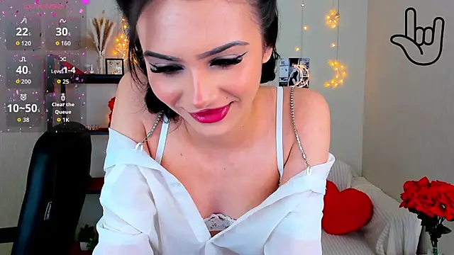 Snapshot of Kitti__ chatting on 06/08/26, 01:28 Kitti online show from 06/08/26, 01:28