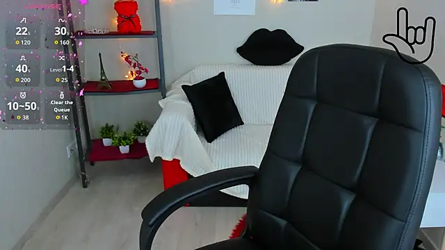 Kitti   online show from 05/13/26, 01:34